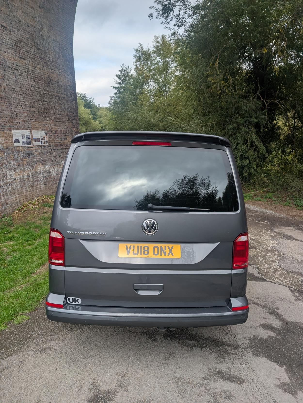 Volkswagen Transporter 2.0 TDI T32 BlueMotion Tech Window Van 4dr Diesel DSG FWD LWB Euro 6 (s/s) (150 ps)