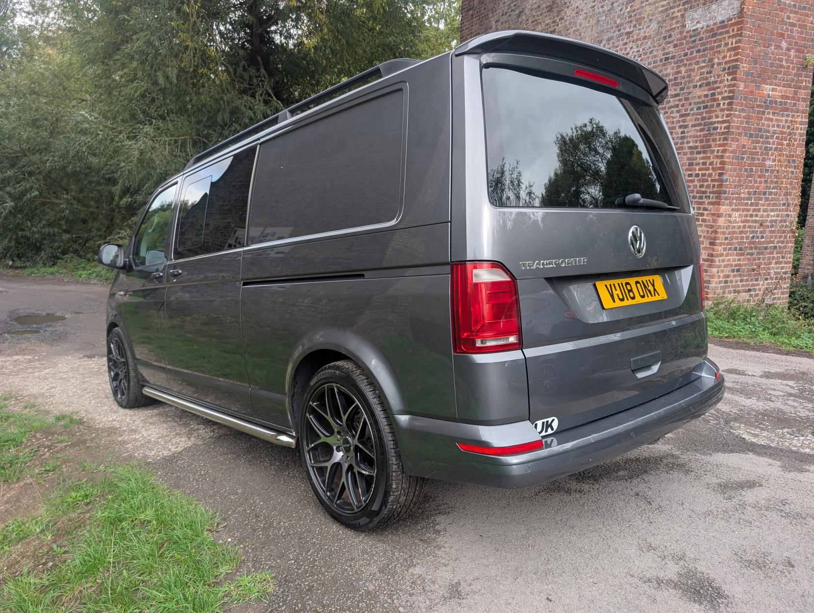Volkswagen Transporter 2.0 TDI T32 BlueMotion Tech Window Van 4dr Diesel DSG FWD LWB Euro 6 (s/s) (150 ps)